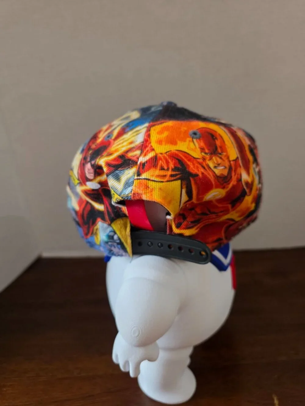 Bioworld DC Comics The Flash snapback cap features a full-color